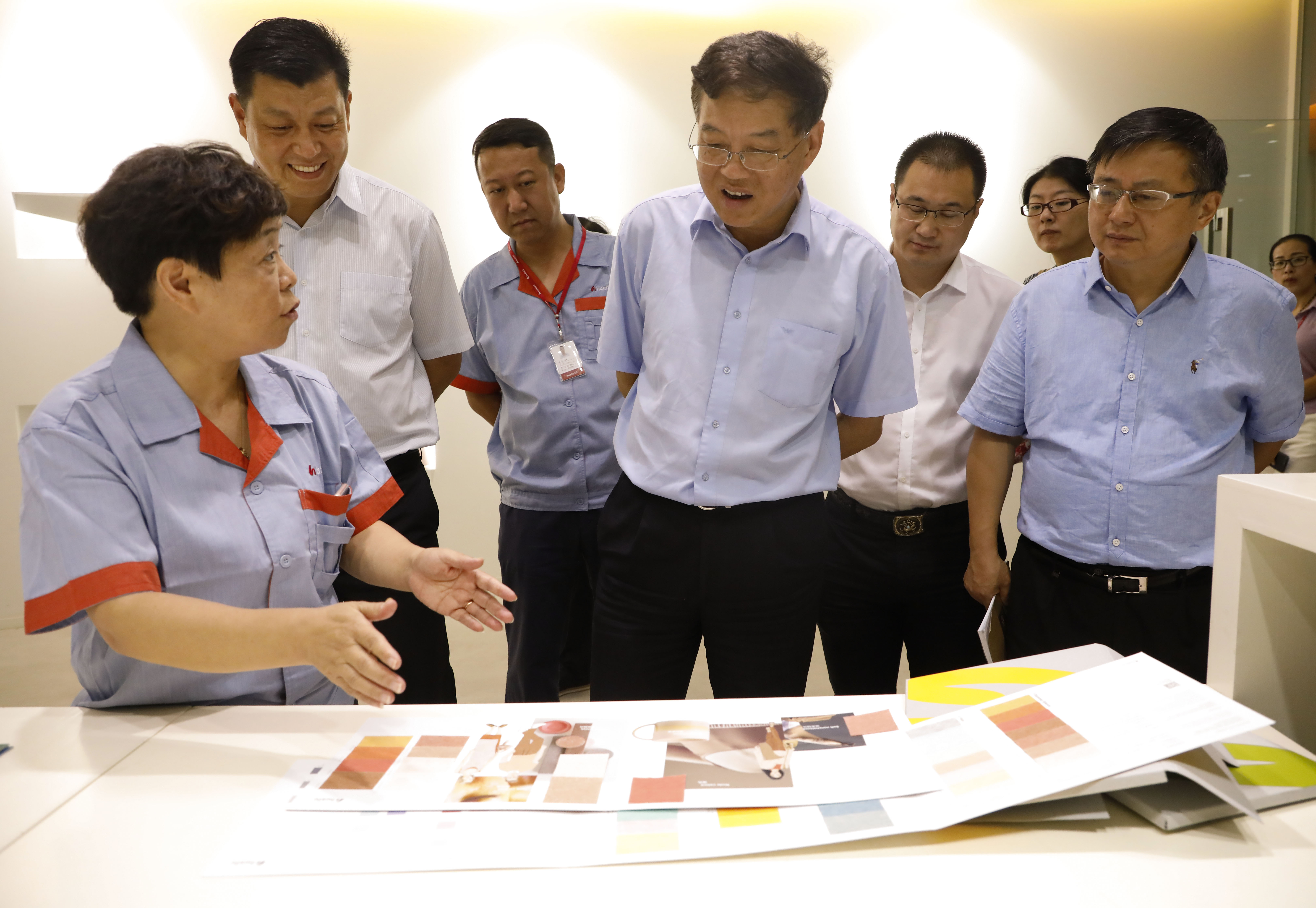 浙江省人民政府副秘书长徐纪平一行到华孚时尚上虞工业园调研