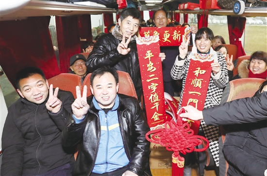 开通七个省、15条线！华孚20辆豪华大巴送800多名员工返乡过年